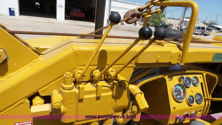 image for item K4114 1982 John Deere 450C pipelayer