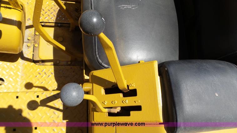 image for item K4114 1982 John Deere 450C pipelayer