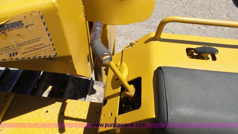 image for item K4114 1982 John Deere 450C pipelayer