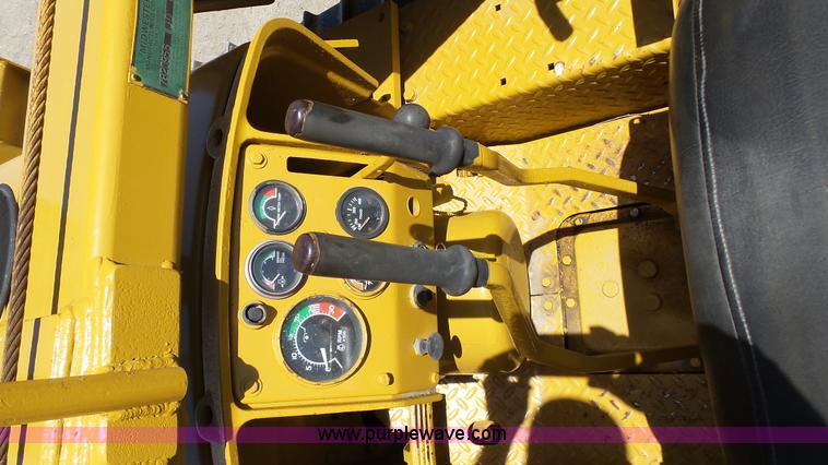 image for item K4114 1982 John Deere 450C pipelayer