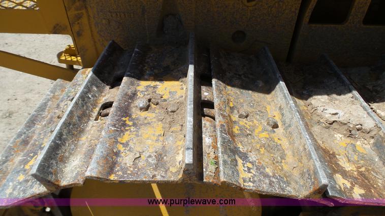 image for item K4114 1982 John Deere 450C pipelayer