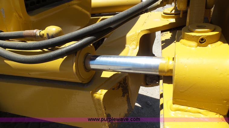 image for item K4114 1982 John Deere 450C pipelayer