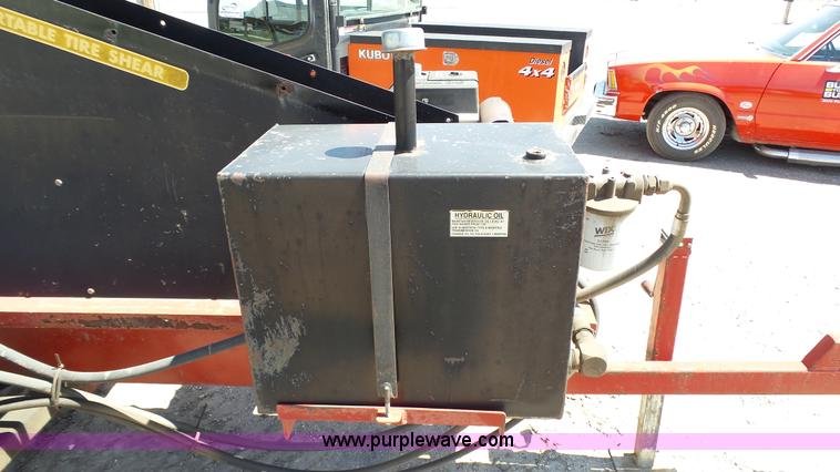 image for item K4117 2003 Desco 2500 tire shear