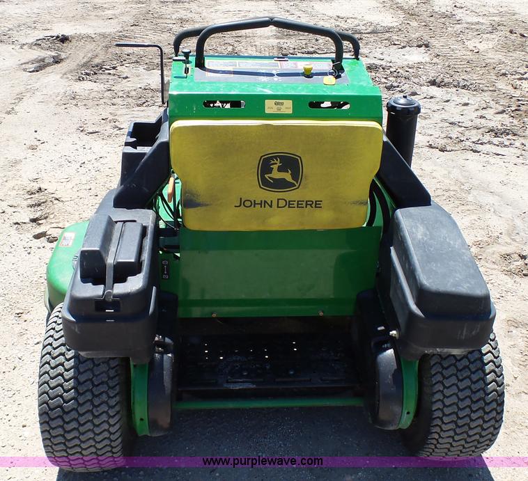 image for item K4118 2009 John Deere 667A QuikTrak lawn mower