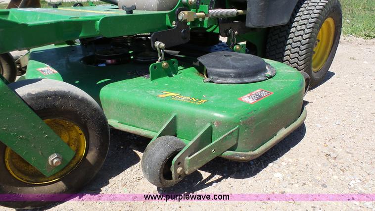 image for item K4118 2009 John Deere 667A QuikTrak lawn mower