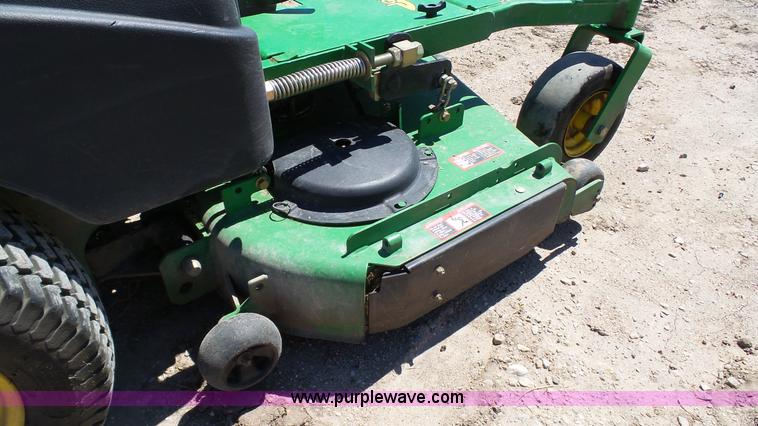 image for item K4118 2009 John Deere 667A QuikTrak lawn mower