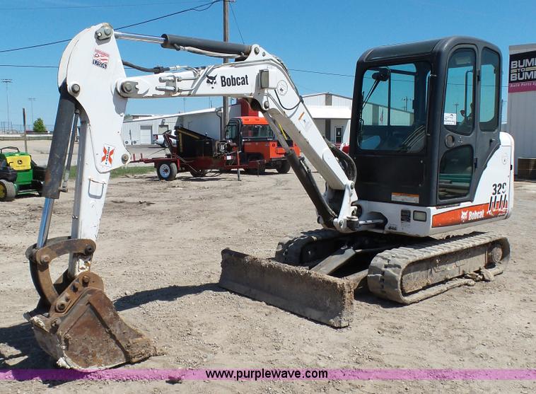 image for item K4119 2007 Bobcat 329 compact excavator