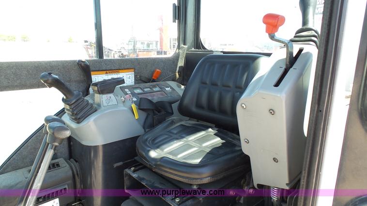 image for item K4119 2007 Bobcat 329 compact excavator