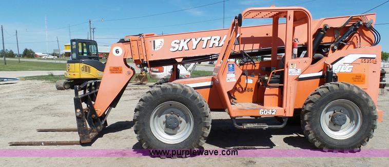 image for item K4121 2006 SkyTrak 6042 telehandler