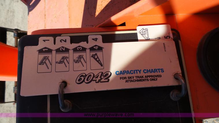 image for item K4121 2006 SkyTrak 6042 telehandler