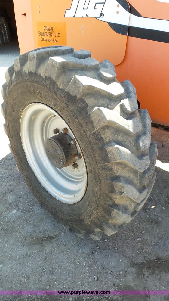 image for item K4121 2006 SkyTrak 6042 telehandler