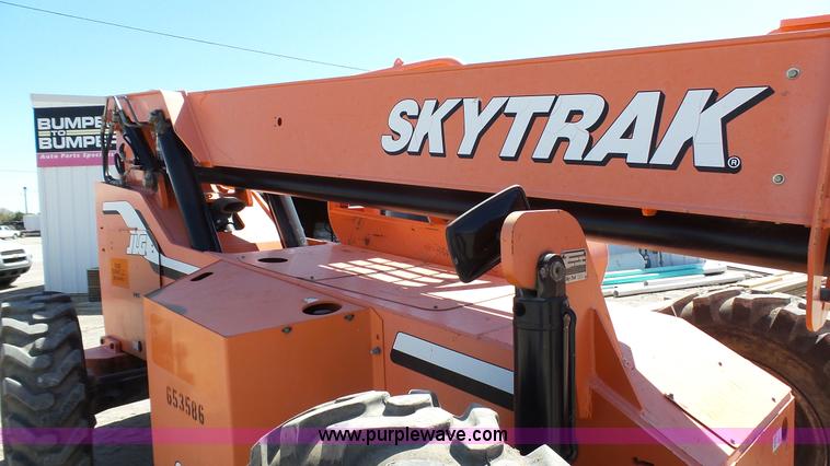 image for item K4121 2006 SkyTrak 6042 telehandler