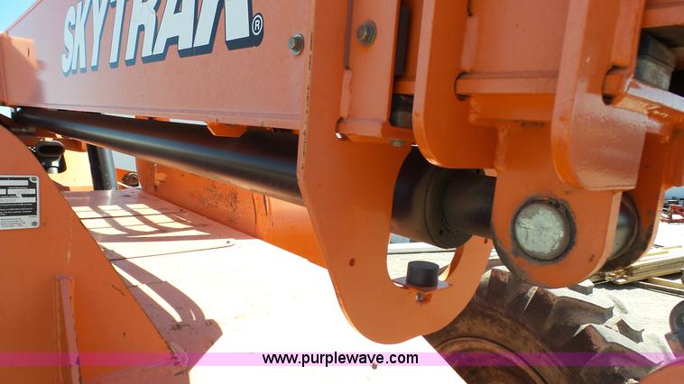 image for item K4121 2006 SkyTrak 6042 telehandler