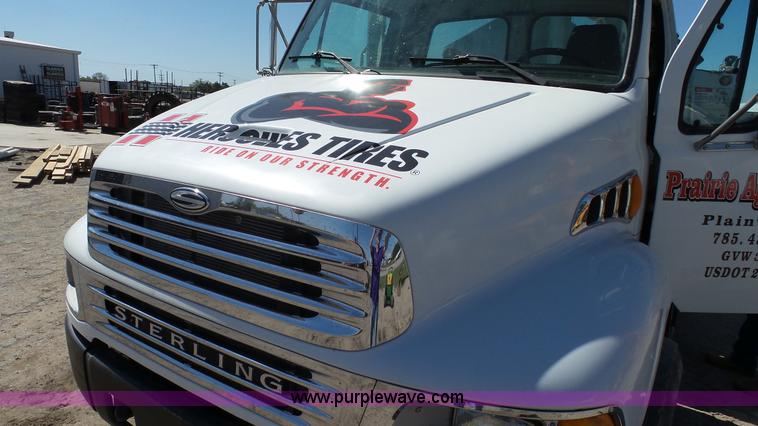 image for item K4122 2003 Sterling M7500 Acterra service truck