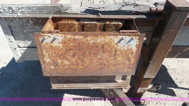 image for item K4127 2002 Starlite equipment trailer