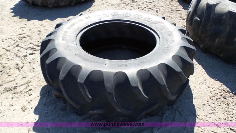 image for item K4134 (2) tires