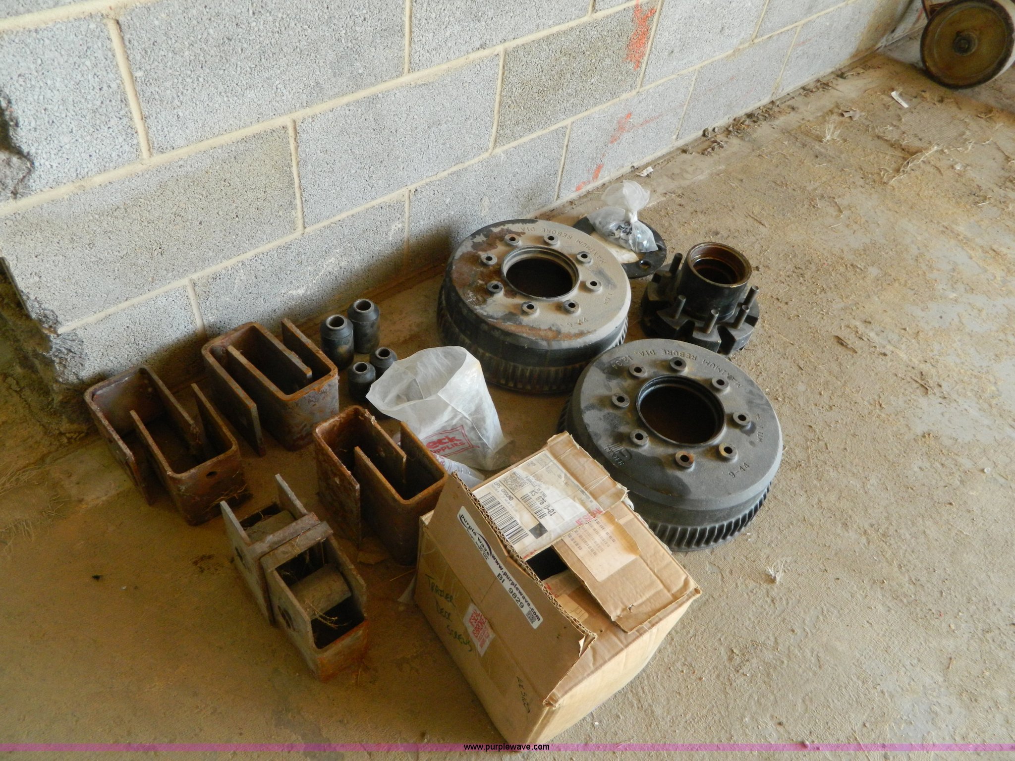 Redneck trailer parts in Plainville, KS Item BI9829 sold Purple Wave