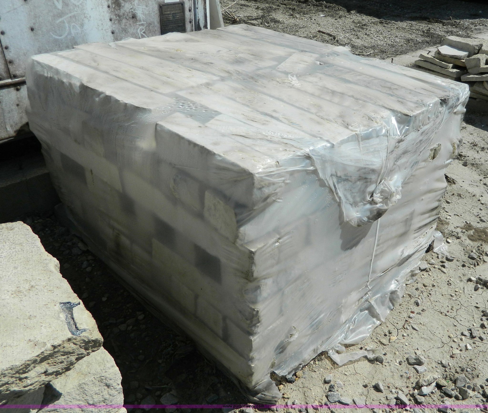 (5) pallets of limestone in Plainville, KS Item BI9960 sold Purple Wave