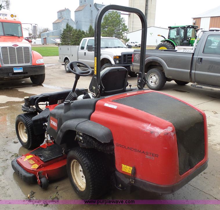 image for item AL9188 Toro Groundsmaster 360 lawn mower