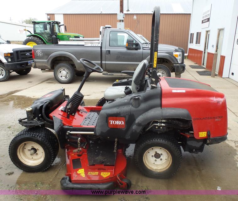 image for item AL9188 Toro Groundsmaster 360 lawn mower