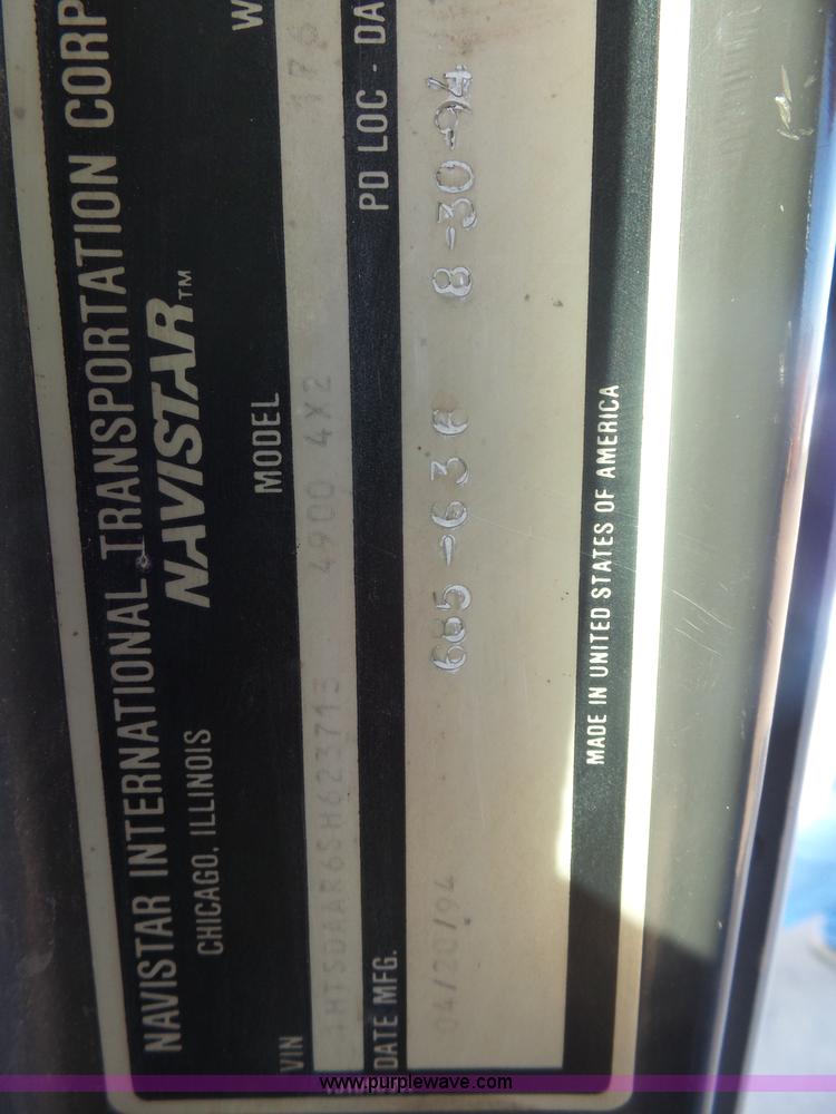 image for item AL9194 1995 International 4900 truck cab and chassis