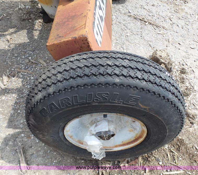 image for item AM9508 Huskee 20 ton log splitter