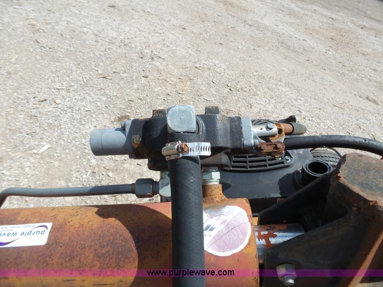 image for item AM9508 Huskee 20 ton log splitter