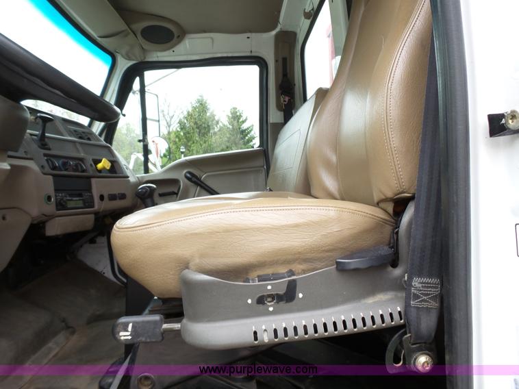 image for item AM9527 2004 Sterling L8500 Acterra Grapple truck