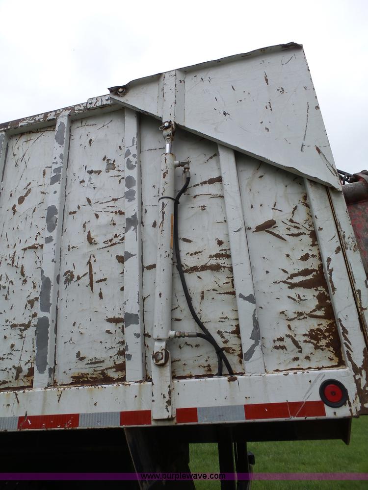 image for item AM9527 2004 Sterling L8500 Acterra Grapple truck