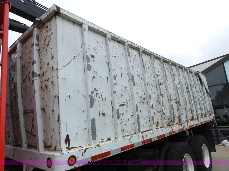 image for item AM9527 2004 Sterling L8500 Acterra Grapple truck