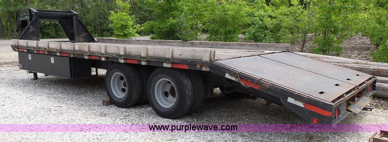 image for item AM9528 1997 Load Trail equipment trailer