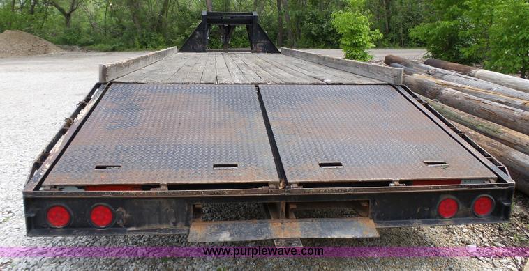 image for item AM9528 1997 Load Trail equipment trailer