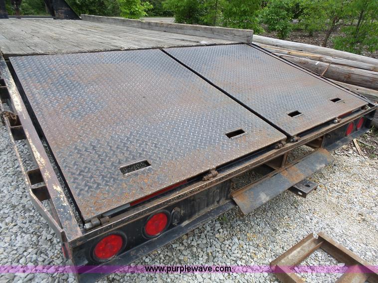 image for item AM9528 1997 Load Trail equipment trailer
