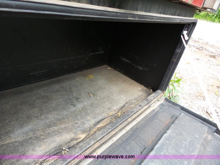 image for item AM9528 1997 Load Trail equipment trailer