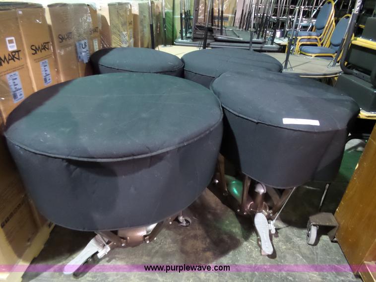 image for item AM9567 (4) Timpani drums with covers