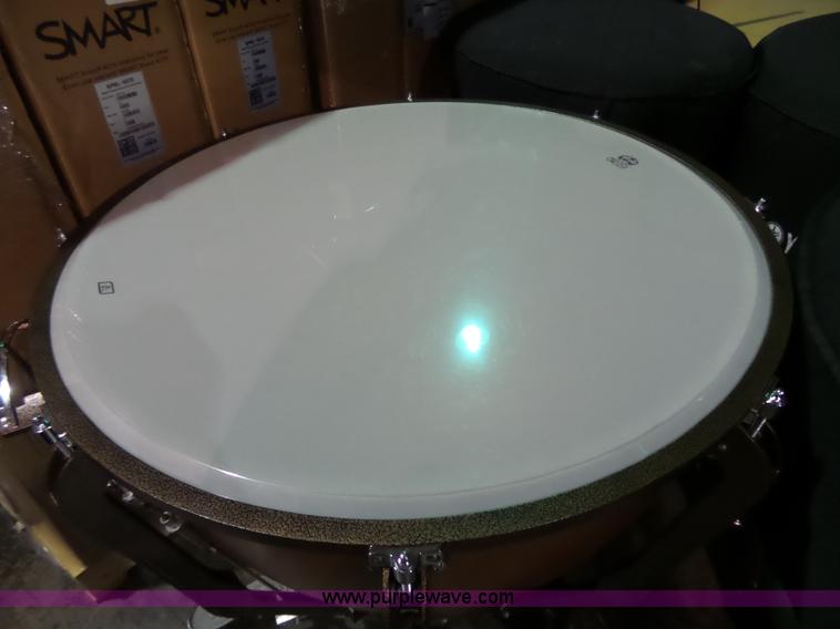 image for item AM9567 (4) Timpani drums with covers