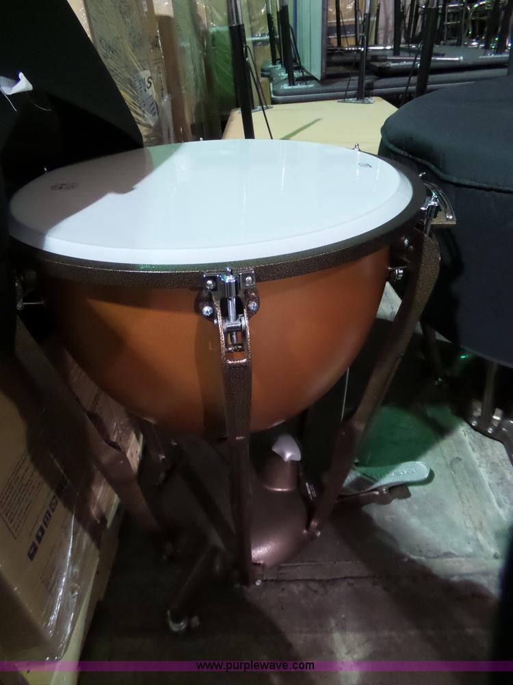 image for item AM9567 (4) Timpani drums with covers