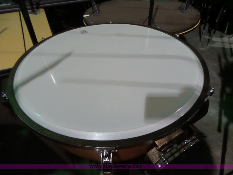 image for item AM9567 (4) Timpani drums with covers