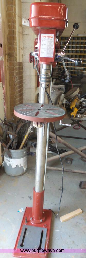 image for item AM9579 1993 Daytona DF16 drill press
