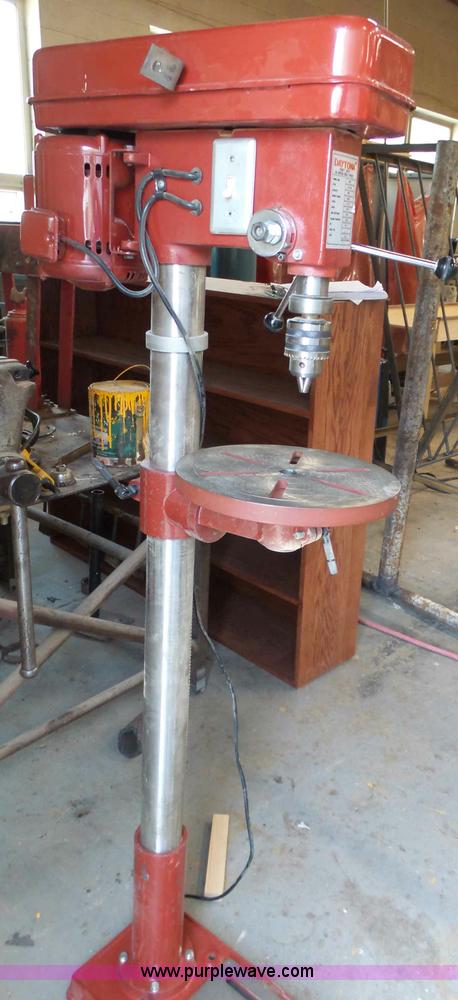 image for item AM9579 1993 Daytona DF16 drill press