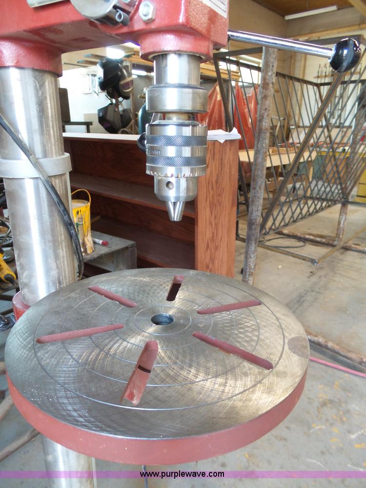 image for item AM9579 1993 Daytona DF16 drill press