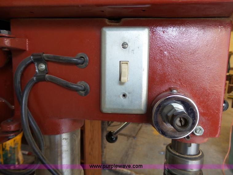 image for item AM9579 1993 Daytona DF16 drill press