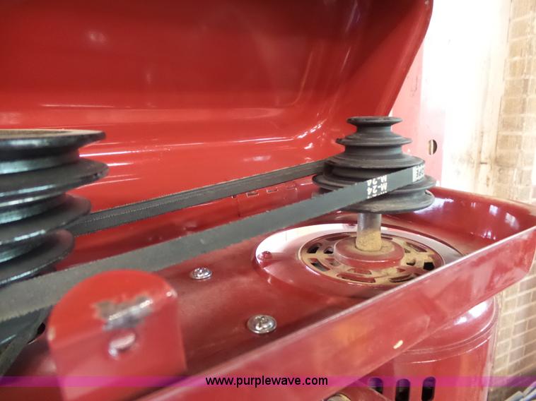 image for item AM9579 1993 Daytona DF16 drill press