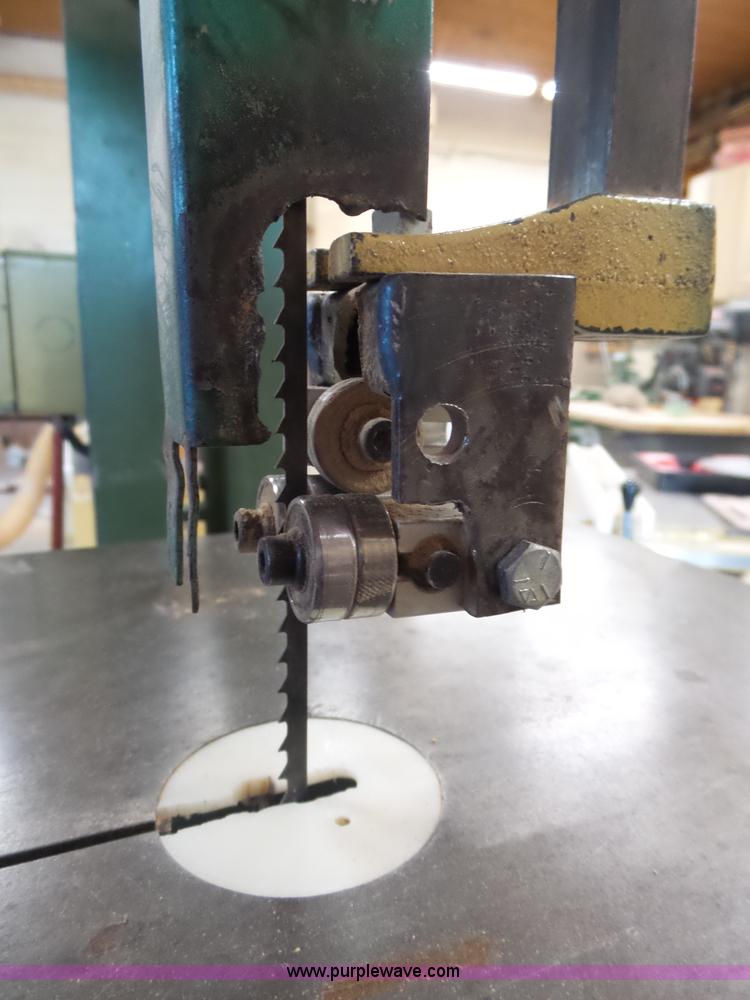 image for item AM9580 Powermatic 140 bandsaw