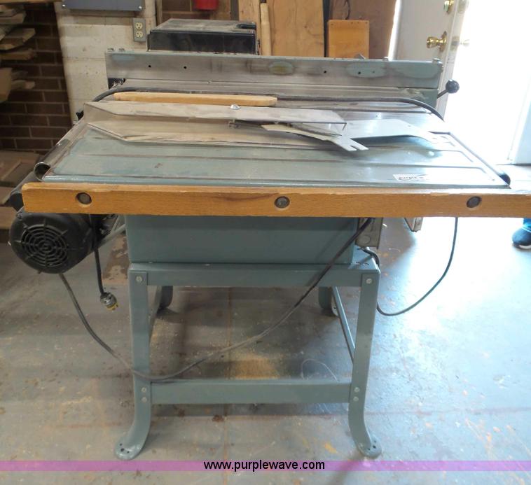 image for item AM9581 Delta 10 table saw