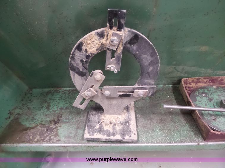 image for item AM9584 Powermatic lathe