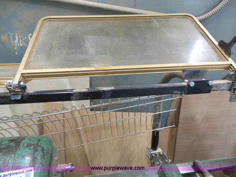 image for item AM9584 Powermatic lathe