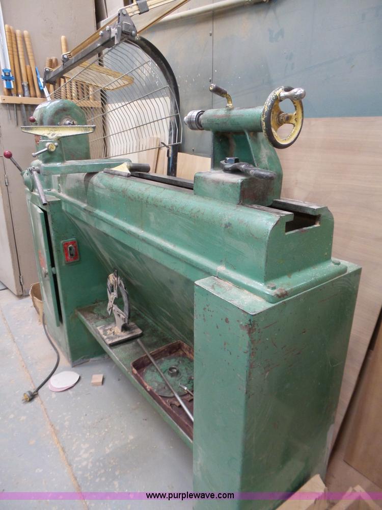 image for item AM9584 Powermatic lathe