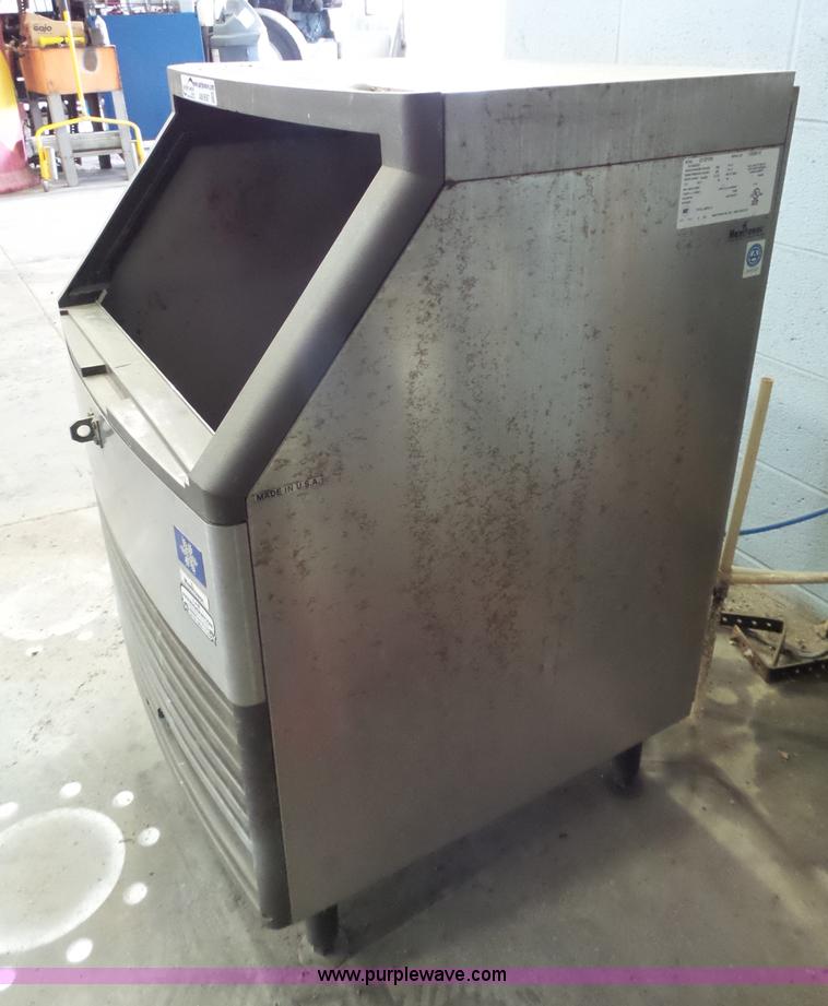 image for item AM9587 Manitowoc ice machine