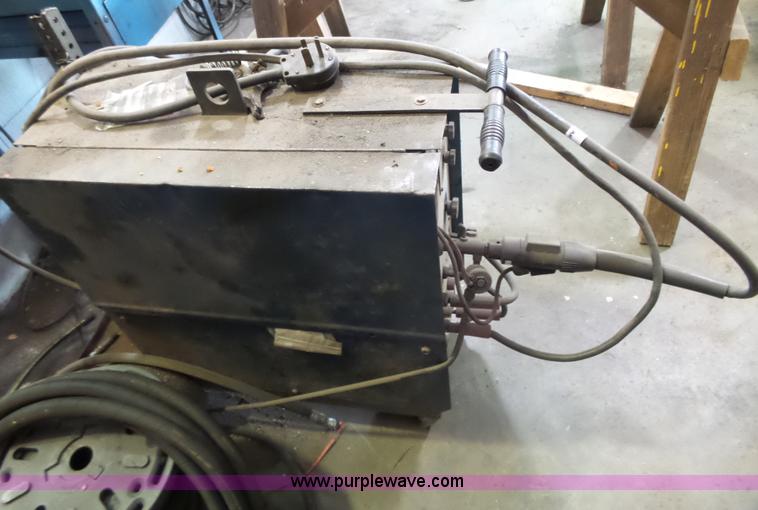 image for item AM9588 Miller Miller Matic 35 wire feed welder